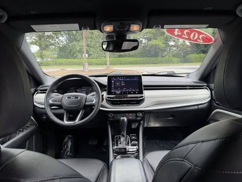 Used 2024 Jeep Compass Limited AWD/4WD image 36