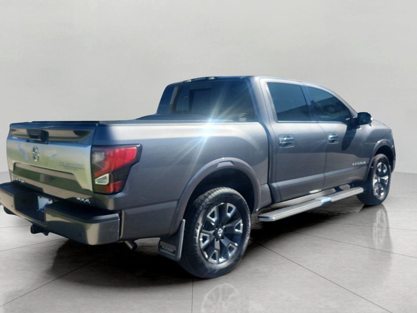 Used 2021 Nissan Titan Platinum Reserve w/ Moonroof Package AWD/4WD image 9