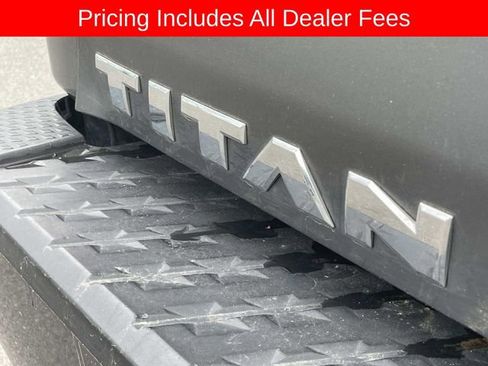 Used 2017 Nissan Titan SV RWD image 11