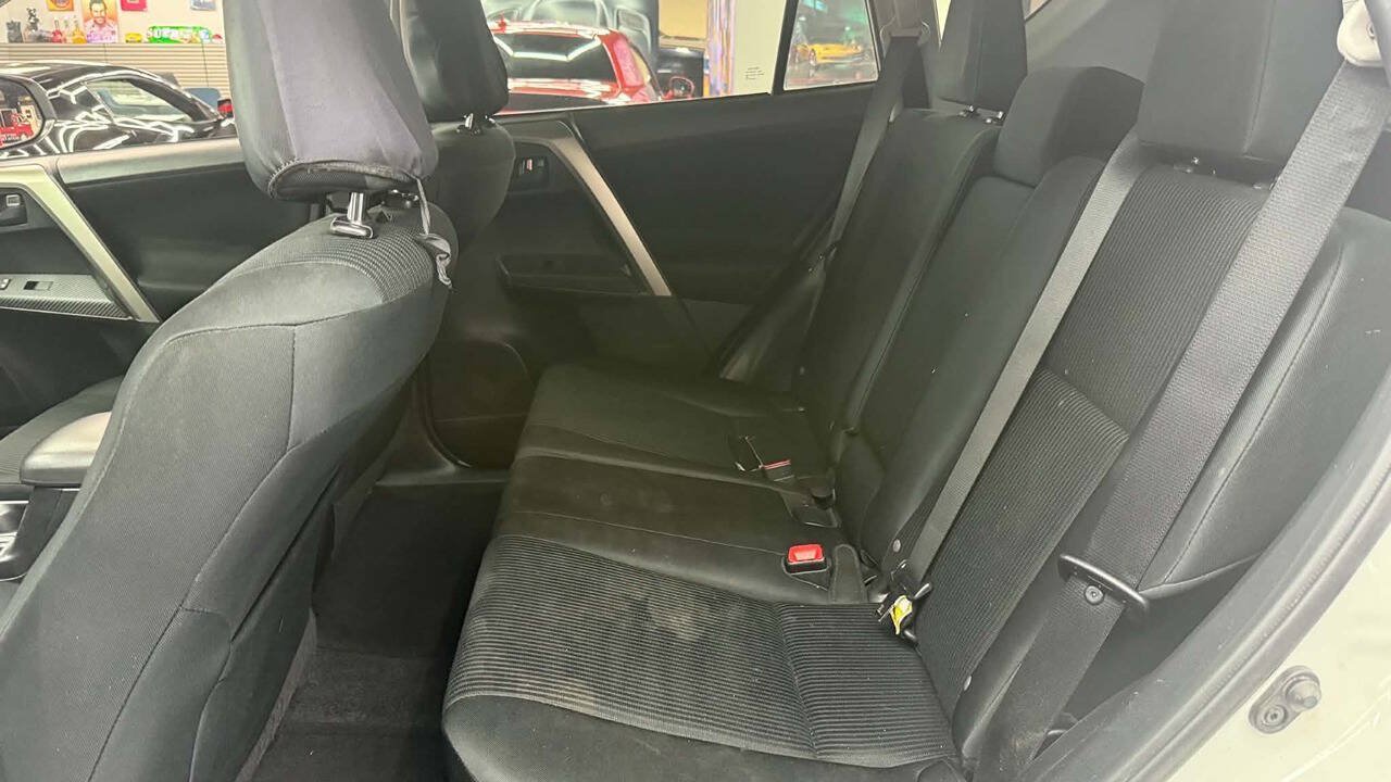 Used 2015 Toyota RAV4 LE FWD image 15