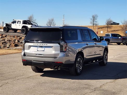 Certified 2025 Chevrolet Suburban Z71 w/ Z71 Off-Road Package image 7