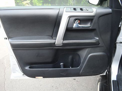 Used 2014 Toyota 4Runner SR5 Premium image 13