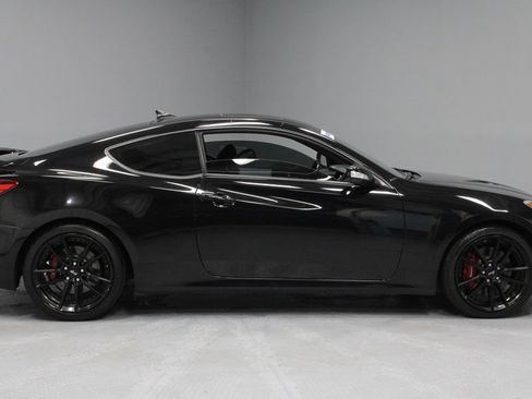 Used 2016 Hyundai Genesis Coupe 3.8 RWD image 11