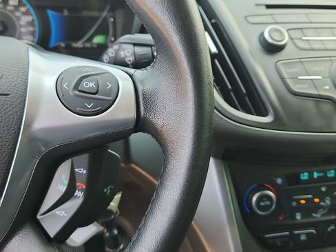 Used 2017 Ford C-MAX SE w/ Cold Weather Package FWD image 24