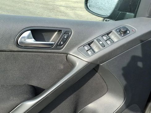 Used 2012 Volkswagen Tiguan S FWD image 10