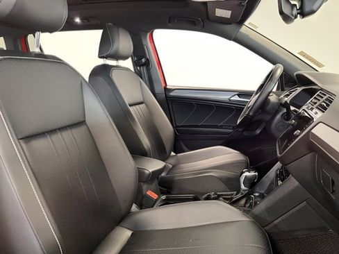 Used 2024 Volkswagen Tiguan SE R-Line image 10