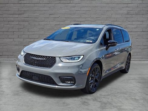 Used 2025 Chrysler Pacifica Limited FWD image 5