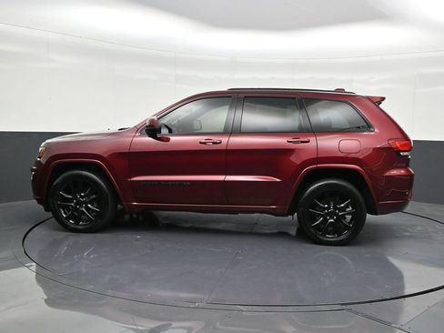 Used 2020 Jeep Grand Cherokee Altitude image 2