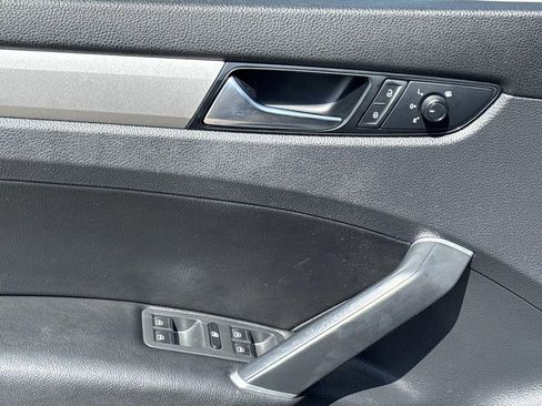 Used 2021 Volkswagen Passat 2.0T SE image 22