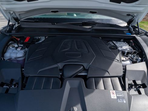 New 2026 Porsche Cayenne E-Hybrid Coupe image 17