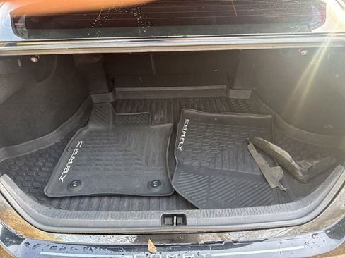 Used 2018 Toyota Camry LE image 22