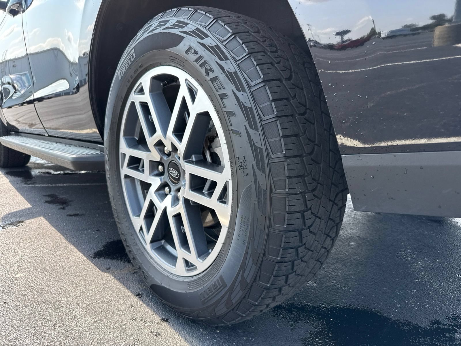 Used 2025 Ford Expedition Active AWD/4WD image 10