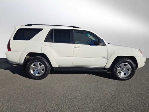 Used 2005 Toyota 4Runner SR5 image 2