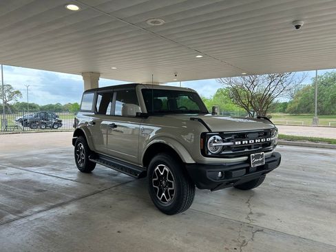 New 2026 Ford Bronco Outer Banks AWD/4WD image 11