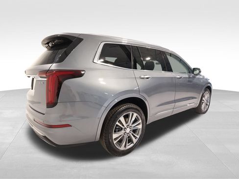 Certified 2022 Cadillac XT6 Premium Luxury w/ Technology Package AWD/4WD image 4
