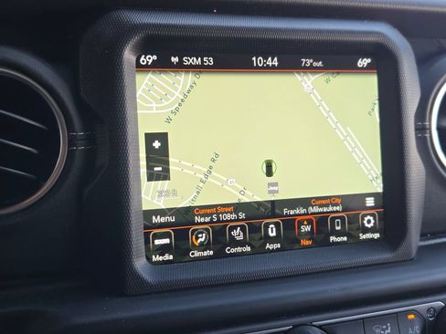 Used 2020 Jeep Wrangler Unlimited Sahara AWD/4WD image 7