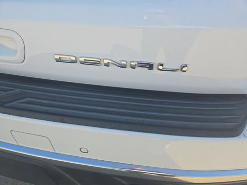 Used 2021 GMC Yukon Denali w/ Denali Premium Package RWD image 7