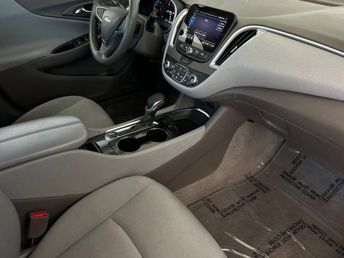 Used 2024 Chevrolet Malibu LT FWD image 19