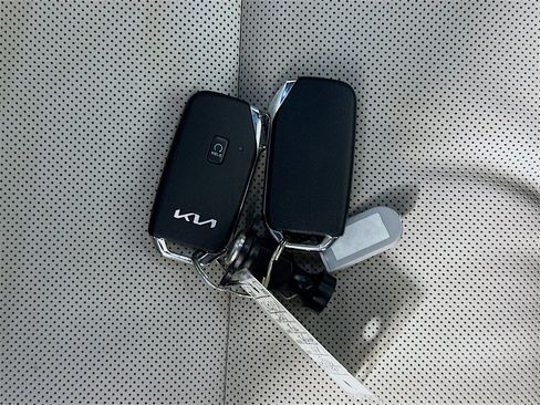 Used 2022 Kia Telluride S image 34