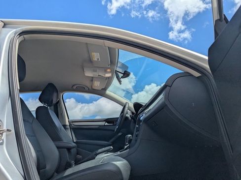 Used 2015 Volkswagen Passat 1.8T Limited Edition image 14