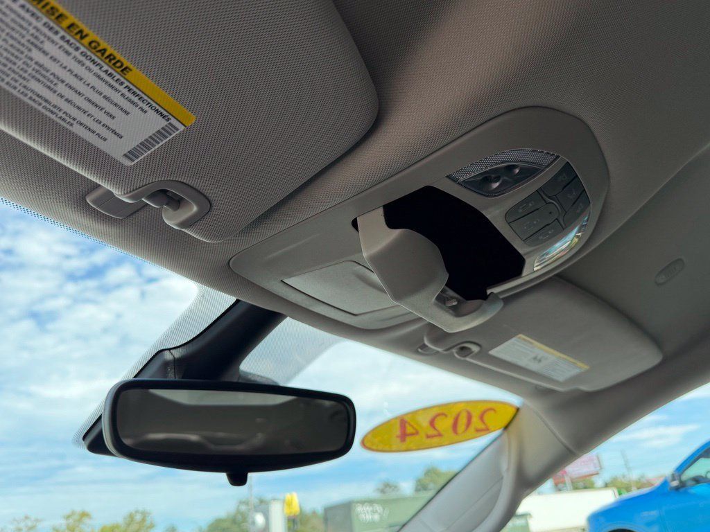 Used 2024 Chrysler Pacifica Touring-L FWD image 26