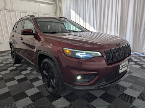 Used 2019 Jeep Cherokee Latitude Plus AWD/4WD image 5