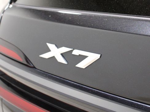 Used 2024 BMW X7 xDrive40i w/ M Sport Package AWD/4WD image 24