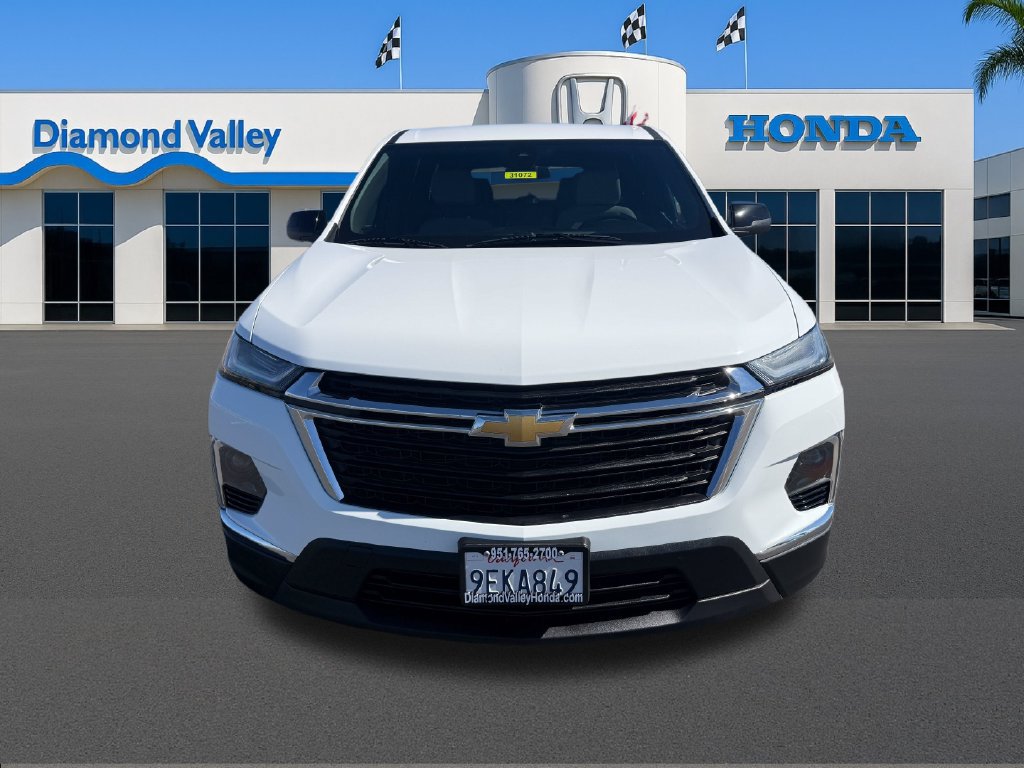 Used 2023 Chevrolet Traverse LS FWD image 2
