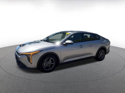 Used 2025 Kia K4 FWD image 5