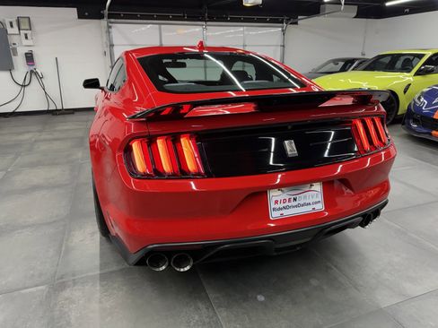 Used 2020 Ford Mustang Shelby GT350 w/ Technology Package image 5