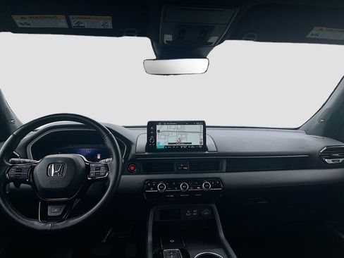 Used 2025 Honda Pilot Black Edition image 24