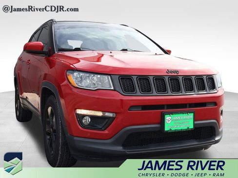 Used 2019 Jeep Compass Latitude FWD image 6