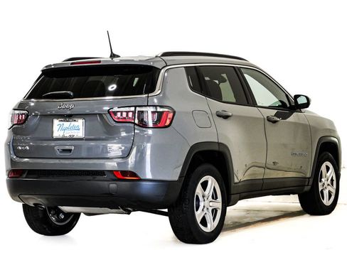 Used 2024 Jeep Compass Latitude AWD/4WD image 6