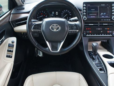 Used 2019 Toyota Avalon XLE image 5