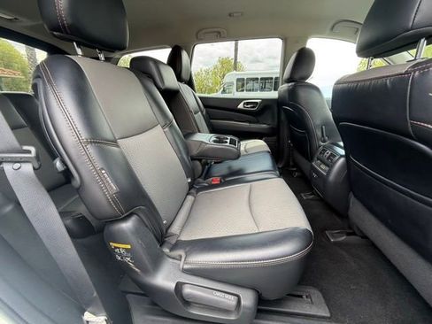 Used 2020 Nissan Pathfinder SV w/ Rock Creek Edition FWD image 15