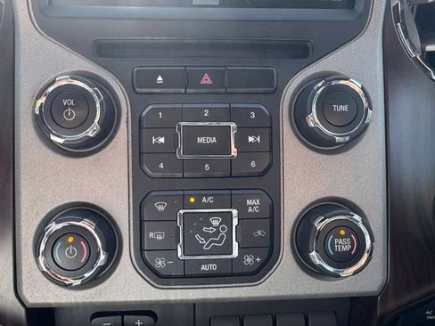 Used 2015 Ford F250 Lariat w/ Lariat Ultimate Package AWD/4WD image 10