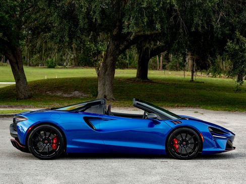 New 2025 McLaren Artura Spider image 12