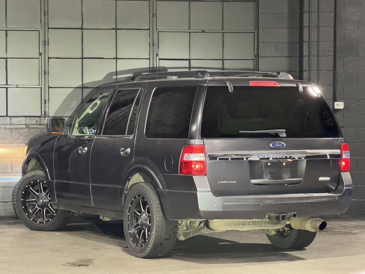 Used 2016 Ford Expedition Limited w/ Equipment Group 301A AWD/4WD image 4