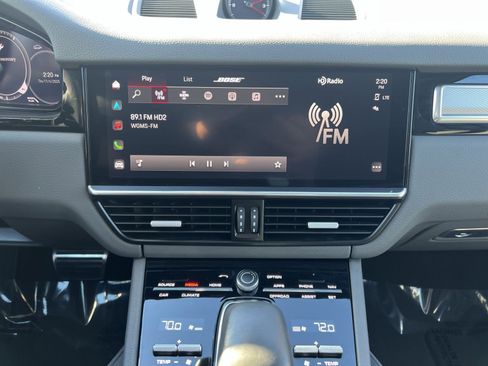 Used 2022 Porsche Cayenne S Platinum image 18