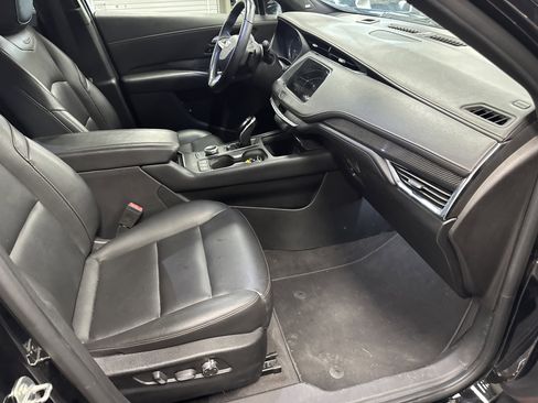 Used 2020 Cadillac XT4 Sport w/ Driver Awareness Package AWD/4WD image 12