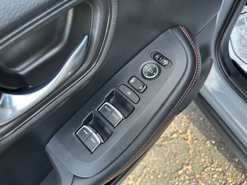 Used 2024 Honda HR-V Sport image 11