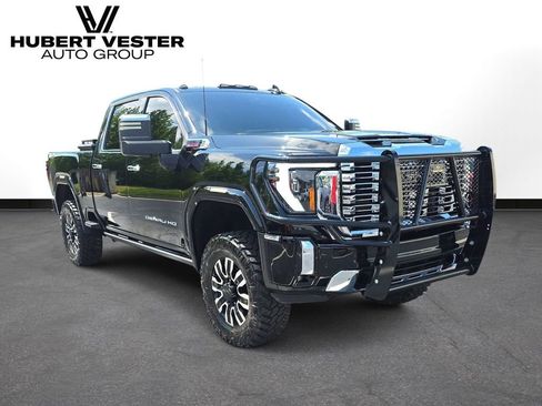 Used 2024 GMC Sierra 2500 Denali w/ Denali Reserve Package AWD/4WD image 4
