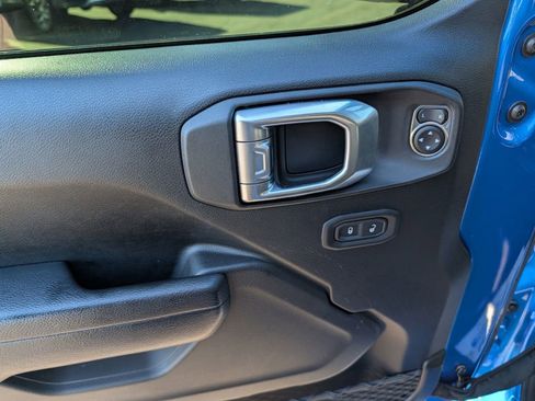 Used 2023 Jeep Wrangler Sport S image 29