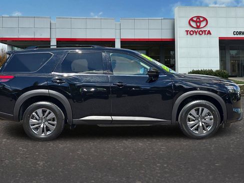 Used 2025 Nissan Pathfinder SV AWD/4WD image 3