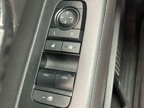 Certified 2025 Toyota Tacoma SR w/ SR Upgrade Package image 38