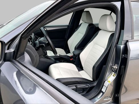 Used 2016 Volkswagen Jetta Sport w/ Lighting Package FWD image 8