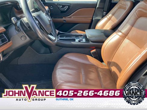 Used 2022 Lincoln Aviator Reserve w/ Equipment Group 201A image 3