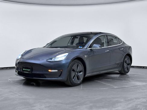 Used 2018 Tesla Model 3 Long Range RWD image 1