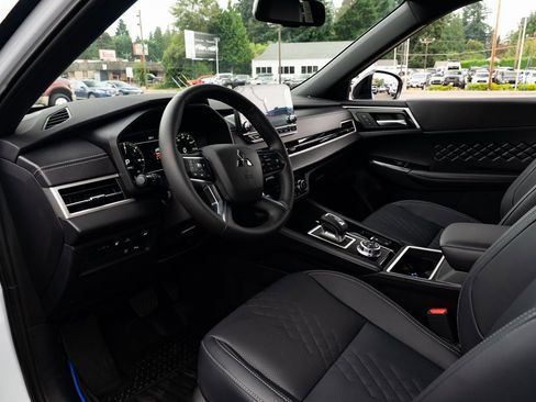 Used 2025 Mitsubishi Outlander SEL Black Edition image 19