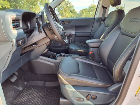 Certified 2025 Ford Maverick Lobo image 3